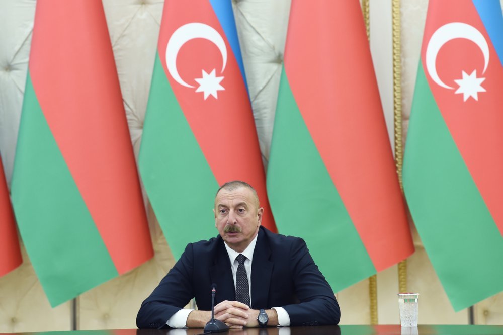 Azərbaycan və Belarus prezidentləri mətbuata bəyanatlarla çıxış ediblər