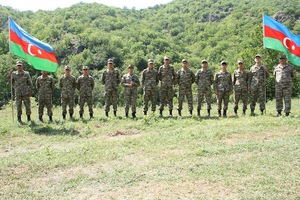 Azad edilmiş ərazilərimizdə dislokasiya olunmuş bölmələrimizdə Milli Qurtuluş Gününü qeyd olunub