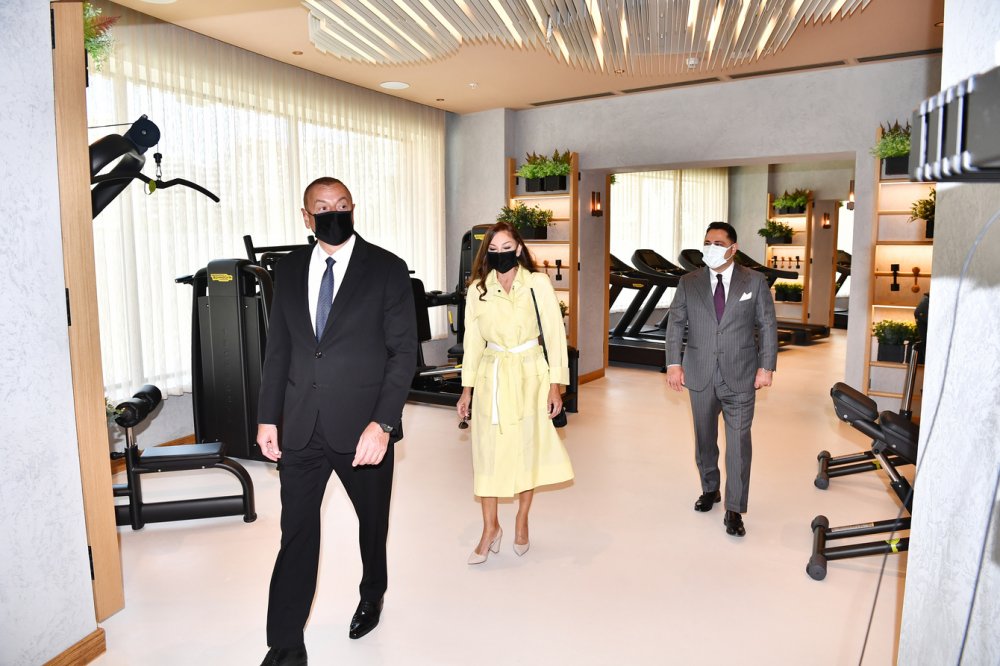 İlham Əliyev “Courtyard by Marriott Baku” otelinin açılışında iştirak edib