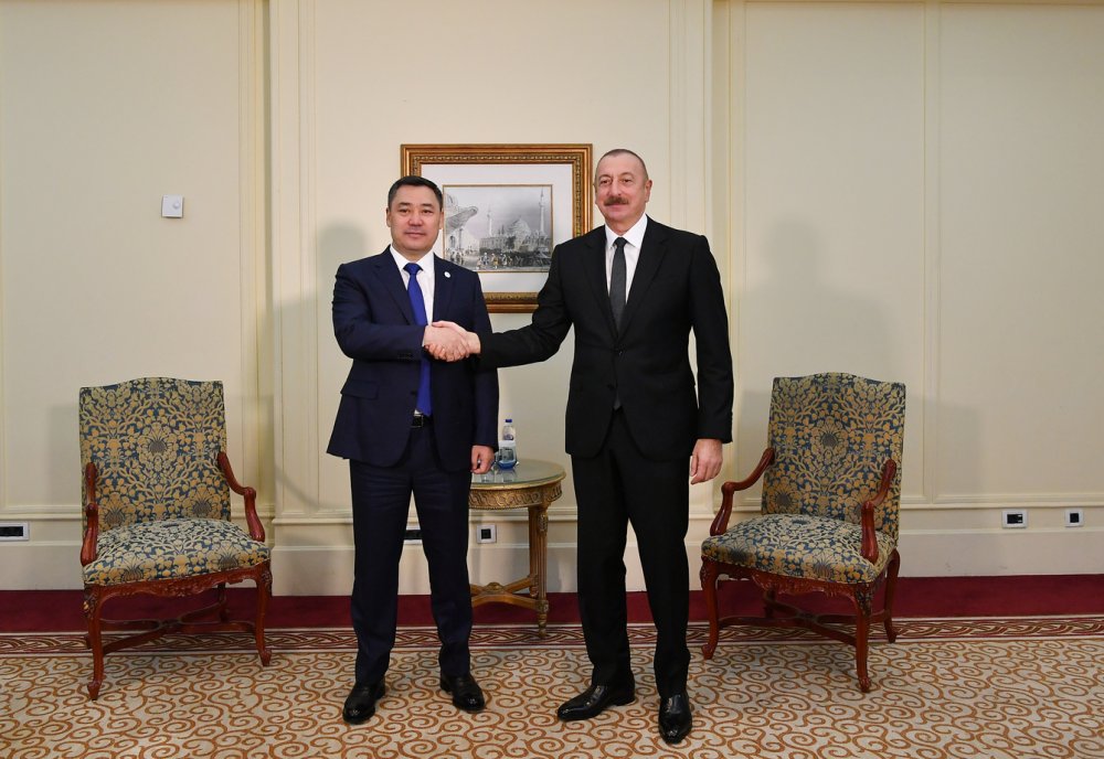 İlham Əliyev İstanbulda Qırğızıstan Prezidenti Sadır Japarovla görüşüb