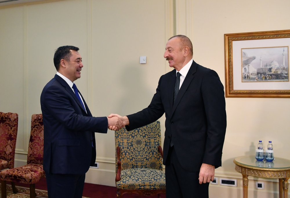 İlham Əliyev İstanbulda Qırğızıstan Prezidenti Sadır Japarovla görüşüb