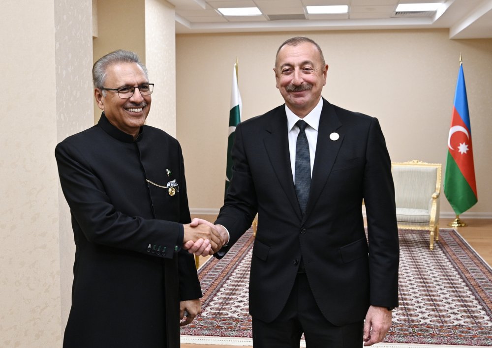 İlham Əliyevin Pakistan Prezidenti Arif Alvi ilə görüşü olub
