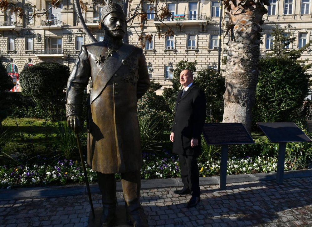 İlham Əliyev xeyriyyəçi Hacı Zeynalabdin Tağıyevin Bakıda ucaldılan abidəsinin açılışında iştirak edib
