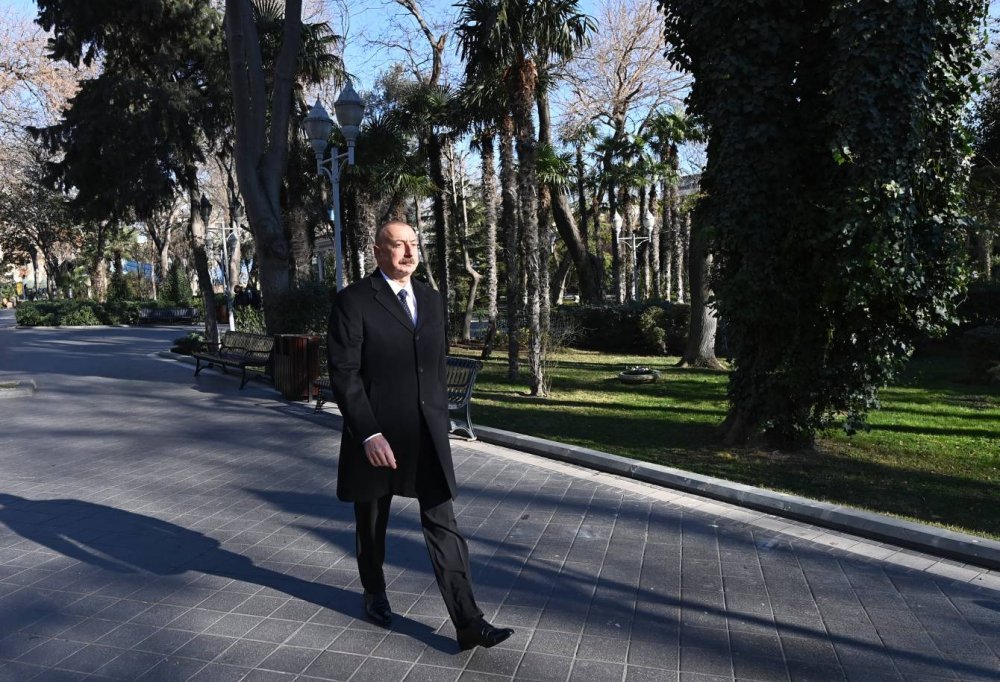 İlham Əliyev xeyriyyəçi Hacı Zeynalabdin Tağıyevin Bakıda ucaldılan abidəsinin açılışında iştirak edib