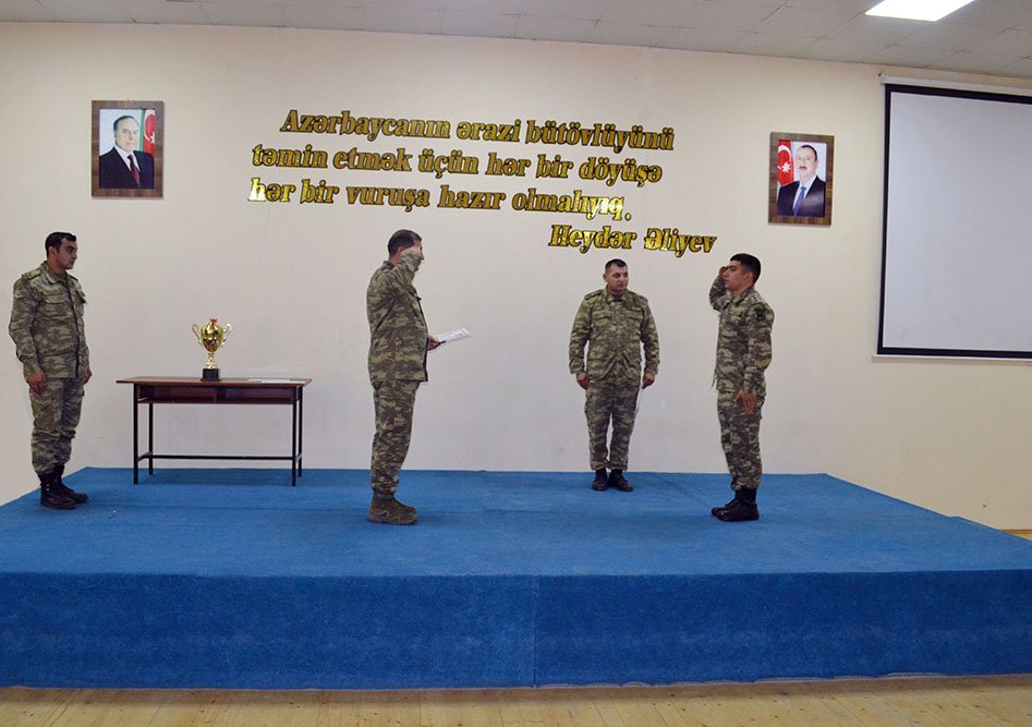 Azərbaycan Ordusunda daşqaldırma birinciliyi keçirilib