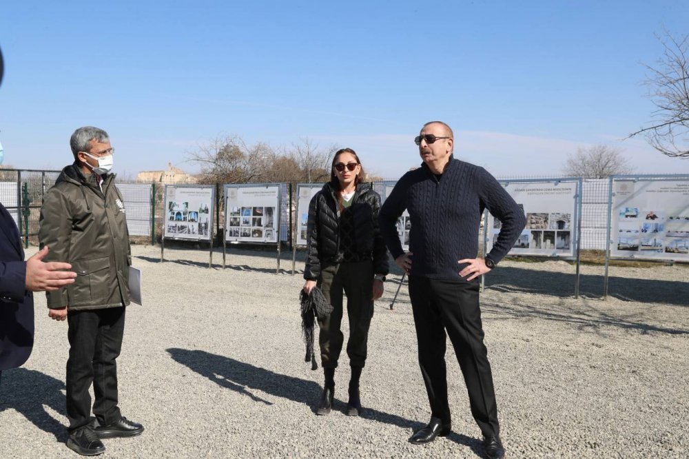 İlham Əliyev və birinci xanım Mehriban Əliyeva Ağdam Cümə məscidində bərpa işlərinin gedişi ilə tanış olublar