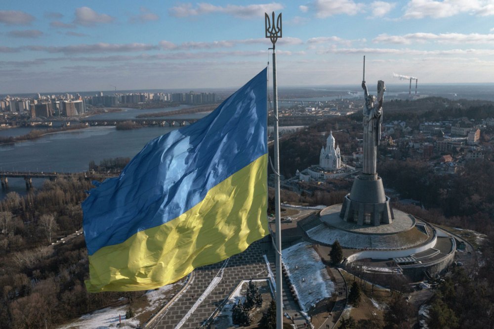 Kiyevdə komendant saatı elan edilib