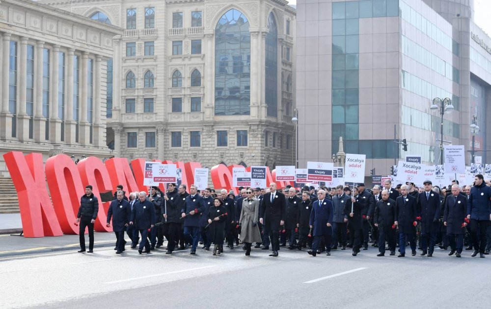 Xocalı soyqırımının 30-cu ildönümü ilə əlaqədar Bakıda ümumxalq yürüşü keçirilib