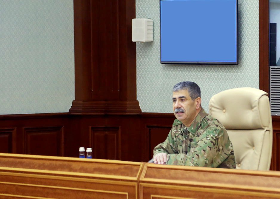 Müdafiə Nazirliyində xidməti müşavirə keçirilib