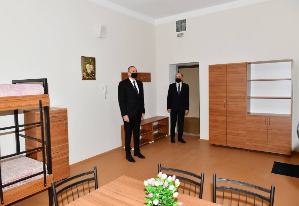 İlham Əliyev Bakıda yeni inşa edilmiş müasir penitensiar müəssisələrdə yaradılan şəraitlə tanış olub