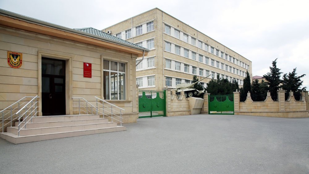 Müdafiə Nazirliyi müddətdən artıq həqiqi hərbi xidmət keçmək istəyənlərin növbəti qəbulunu elan edir