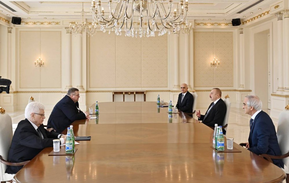 İlham Əliyev Rusiyanın Baş nazirinin müavinini qəbul edib
