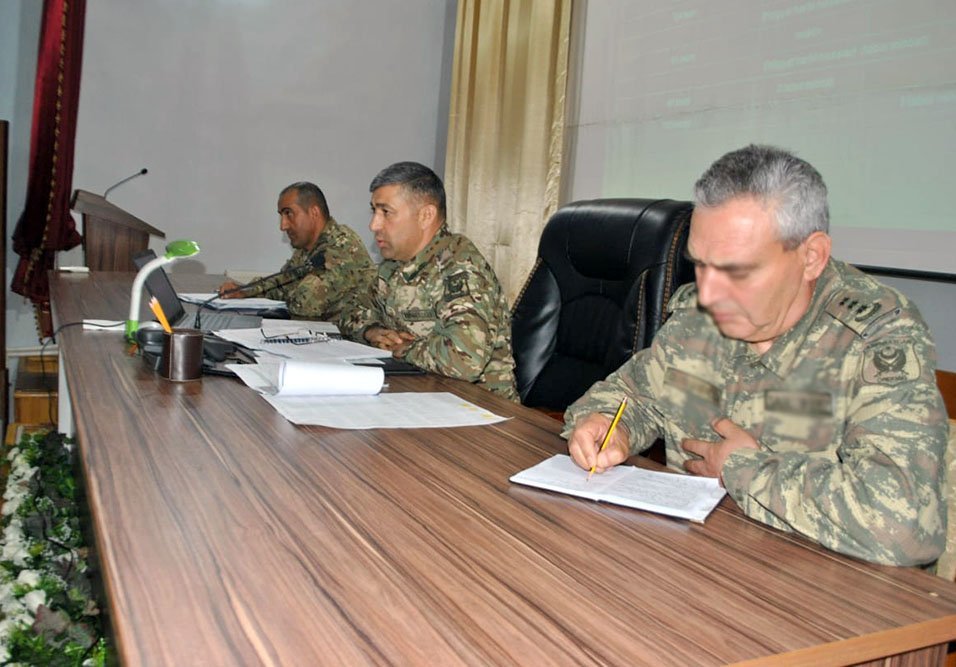 Hərbi hissədə birinci rübün nəticələrinə dair yekun iclas keçirilib