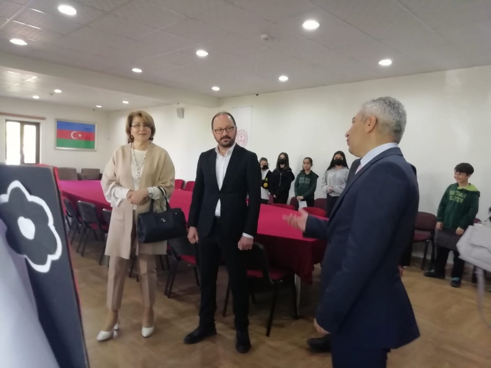 Ankarada Heydər Əliyev adına məktəbdə ulu öndərin 99-cu ildönümü ilə əlaqədar tədbir keçirilib