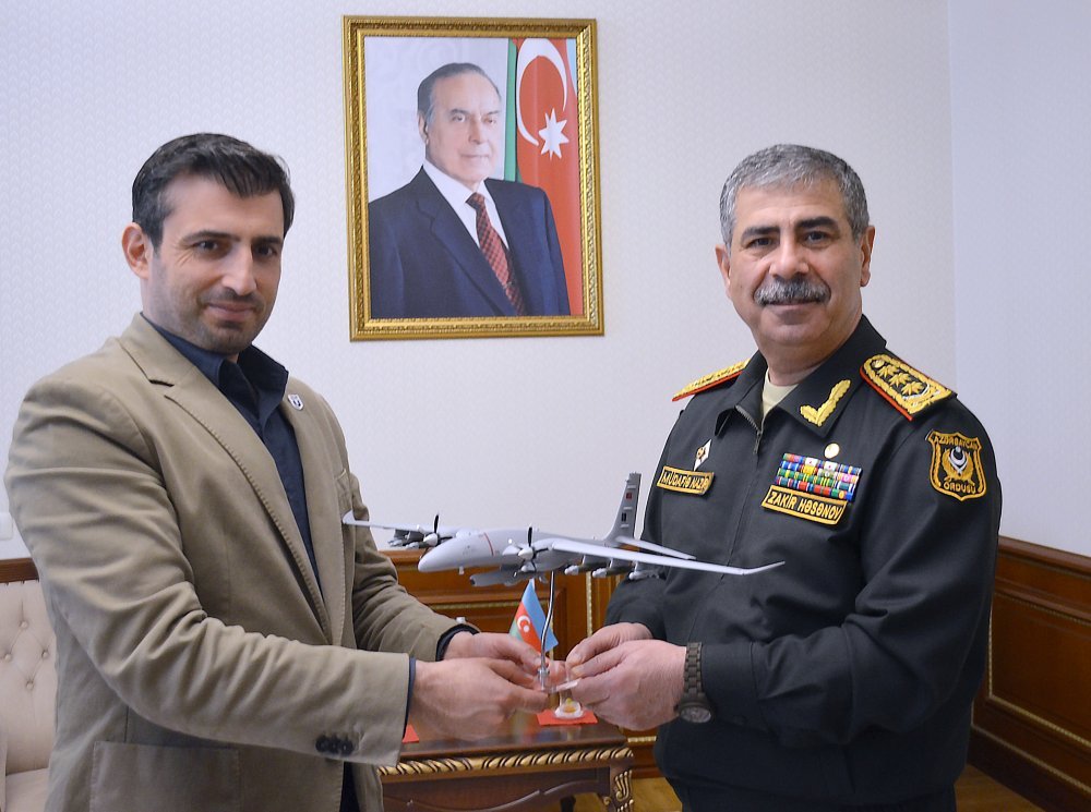 Müdafiə naziri “Baykar” şirkətinin texniki direktoru cənab Selçuk Bayraktar ilə görüşüb