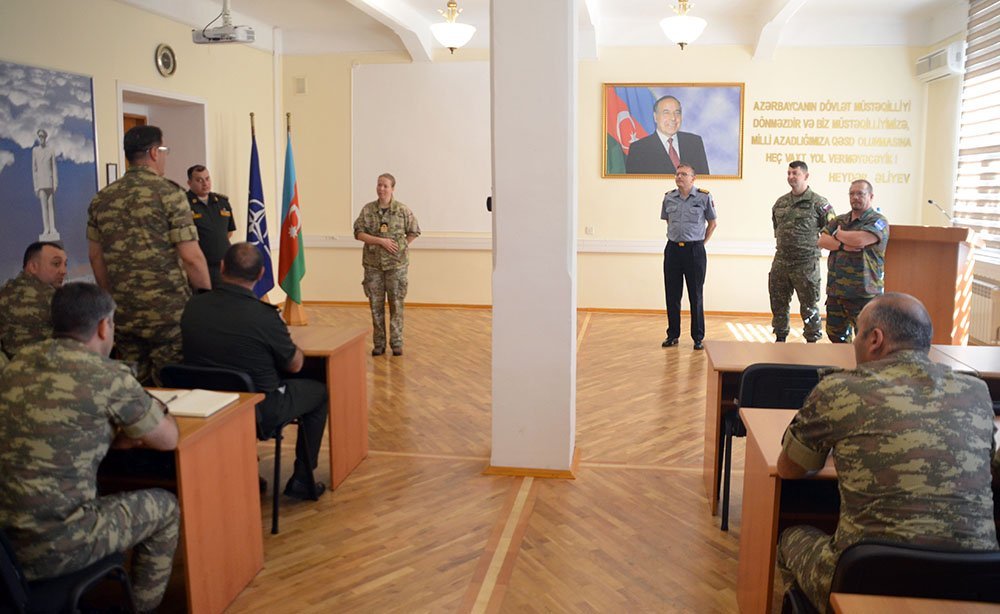 Hərbi İdarəetmə İnstitutunda NATO-nun təlim kursu keçirilir