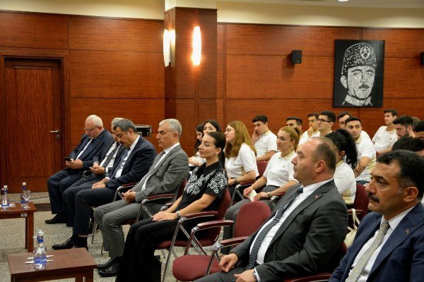 Xarici İşlər Nazirliyi və ADA Universitetinin birgə təşkilatçılığı ilə həyata keçirilən “Diplomatiya həftəsi’nin açılış mərasimi olub